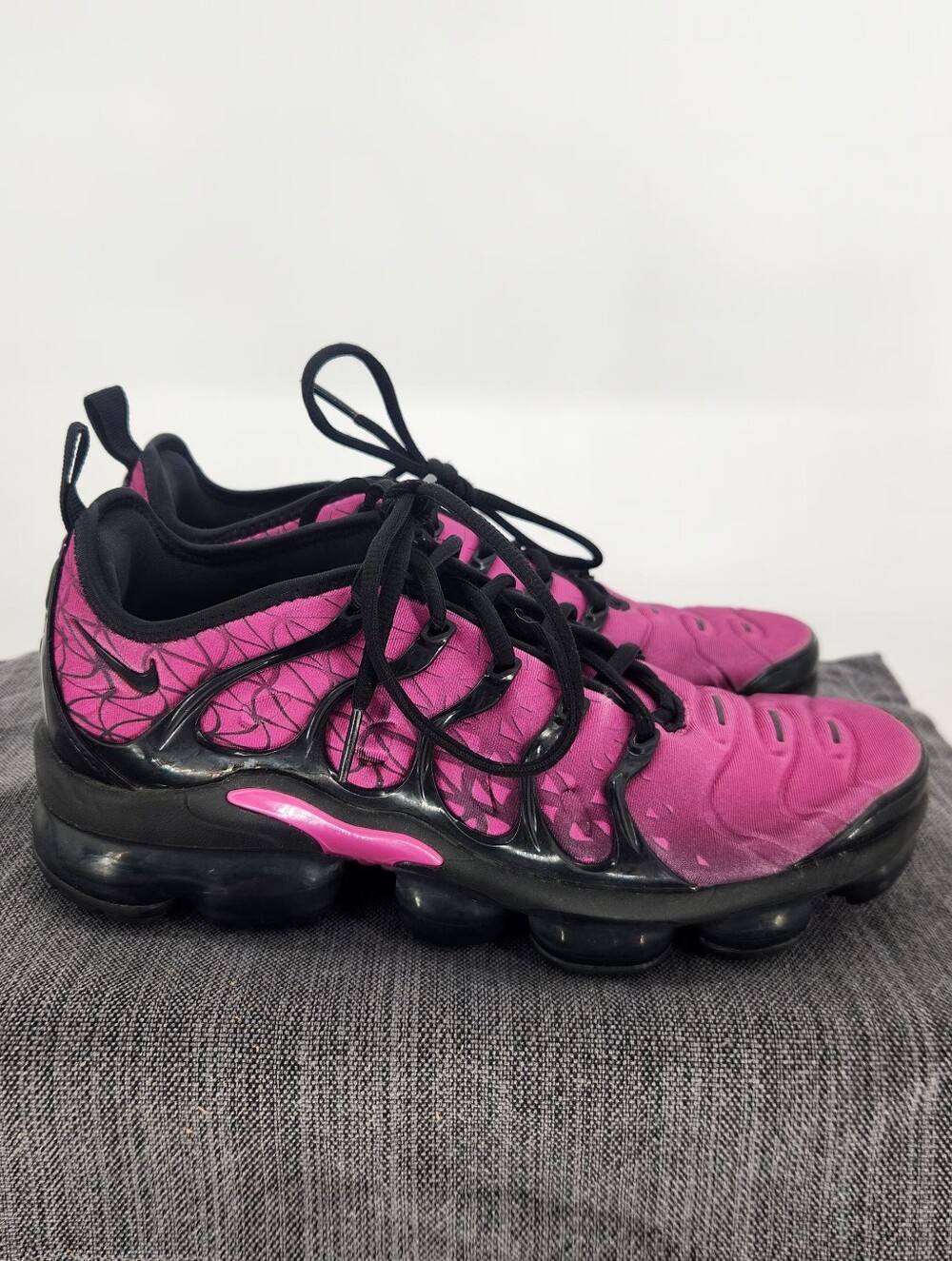 Nike Air VaporMax Plus Active Fuchsia 2019 Womens 7.5 - Picture 8 of 8